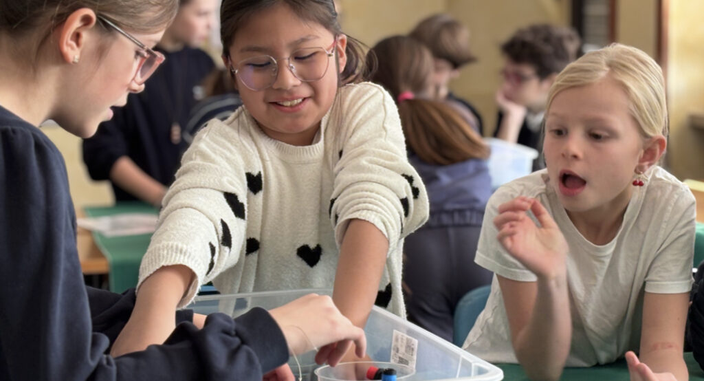 bambine-stupite-laboratorio-irrigazione
