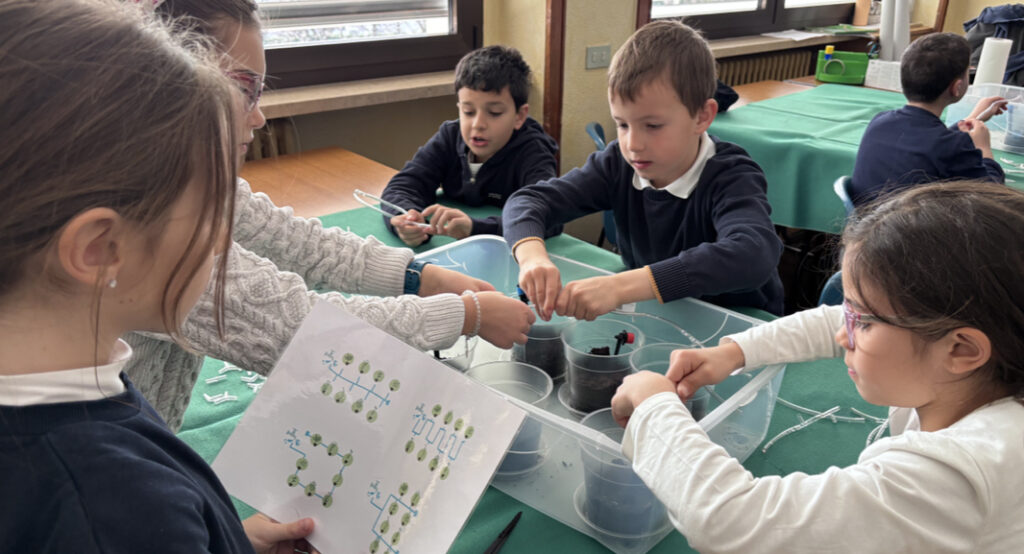 bambini-costruzione-irrigazione