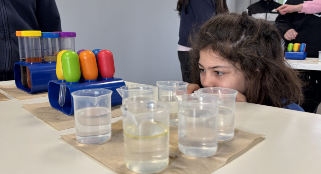 bambini-laboratorio-esercizio