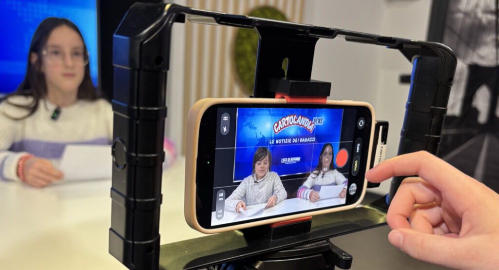 dettaglio-camera-dito